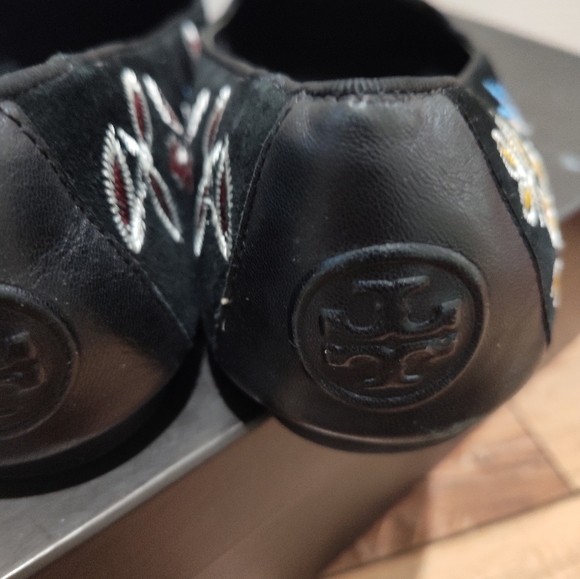 Tory Burch Navy Floral Embroidered Flats - Picture 2 of 10